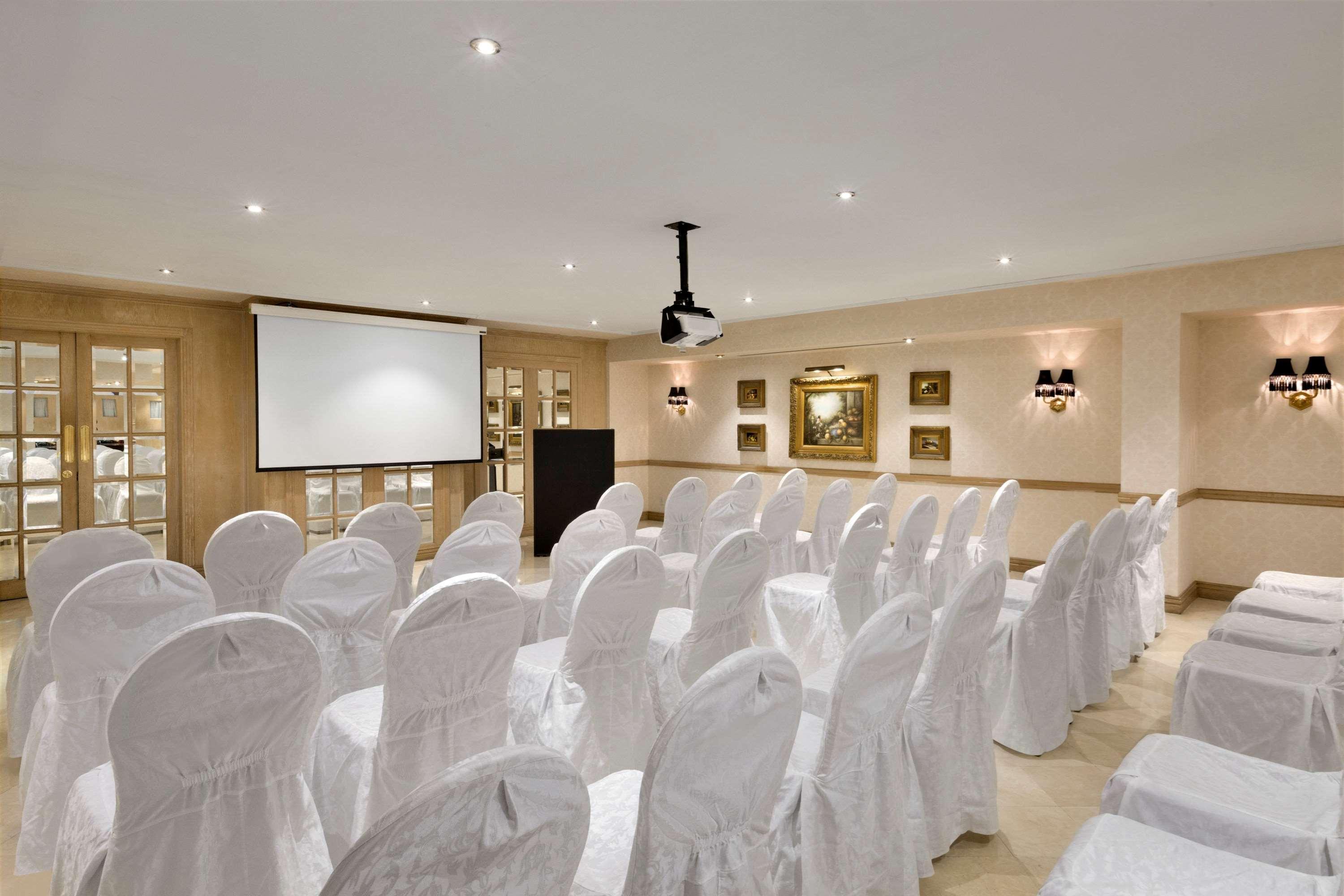 Hawthorn Suites By Wyndham Al Khobar Exterior photo